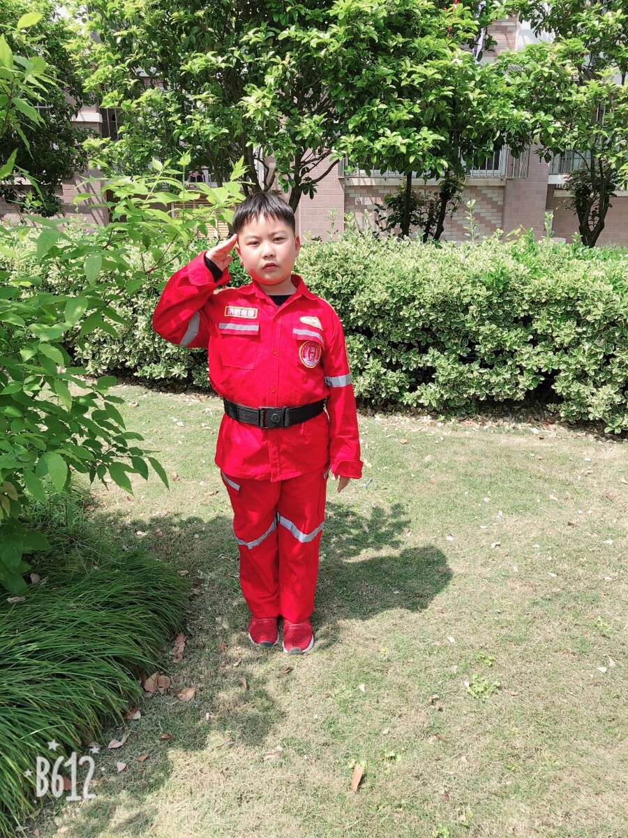 我是小小消防员我爱我的祖国
