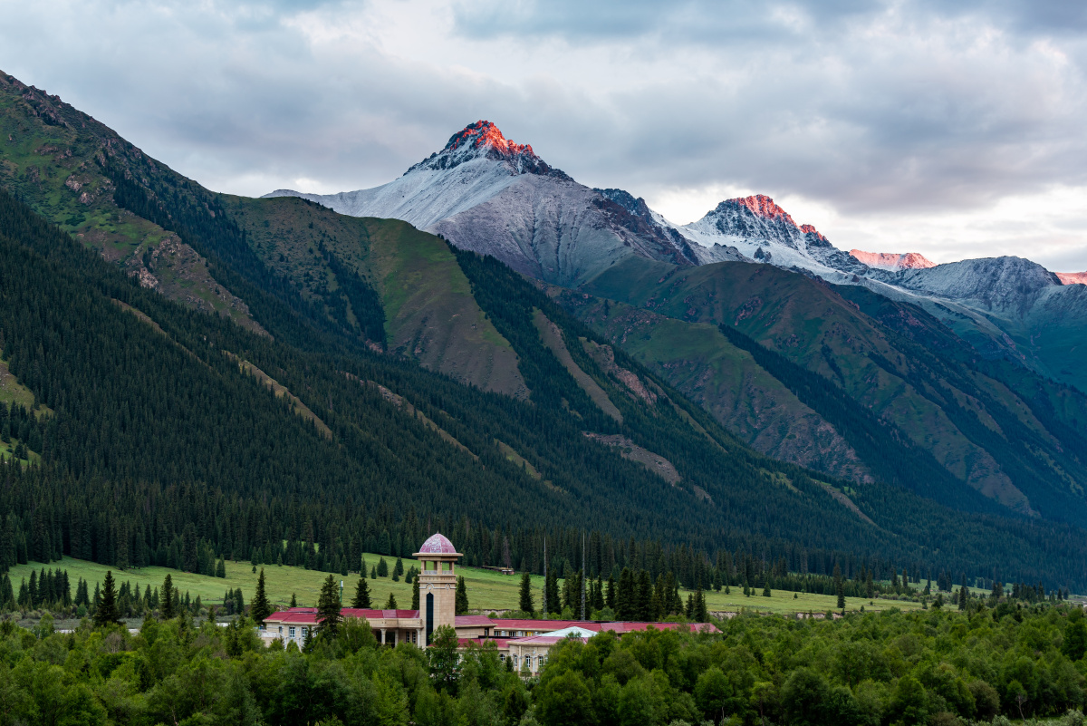 昭苏夏塔温泉酒店