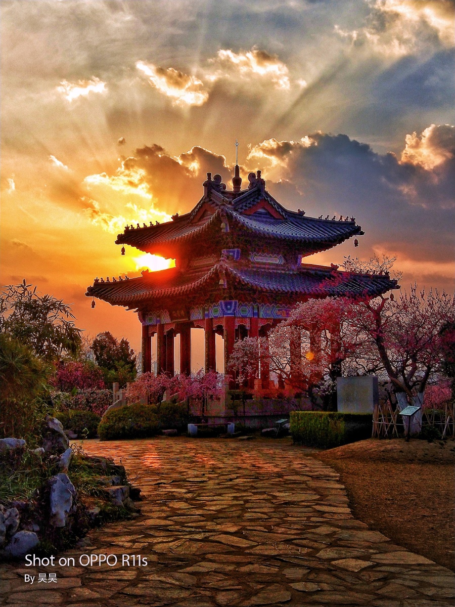 南京明孝陵梅花山博爱亭