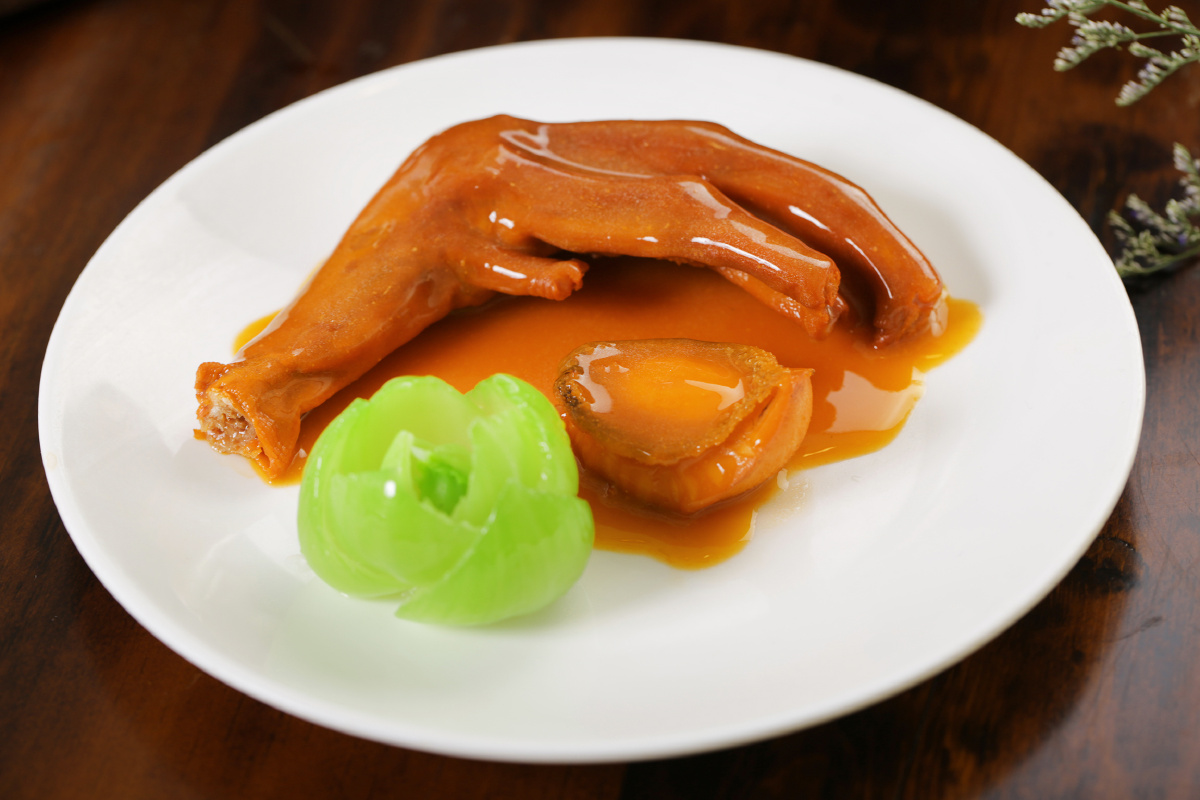 鲍鱼鹅掌  鲍汁鸭掌