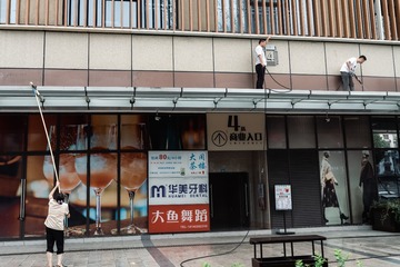 90D02939-E682-4342-83AC-191BA536D0DB/L0/001