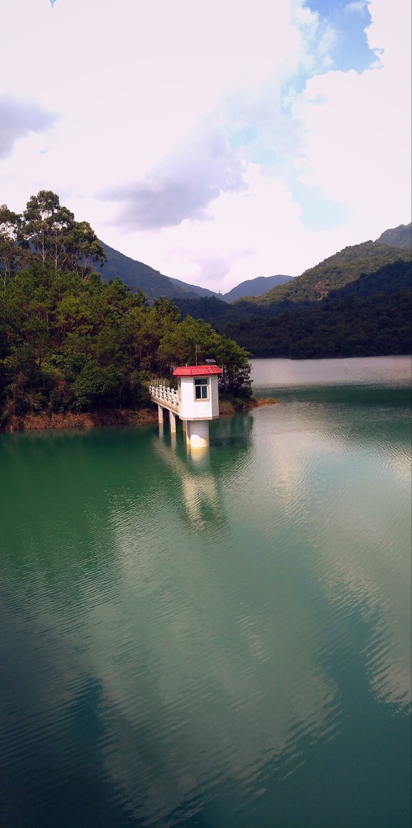 大封门水库山青水绿白云蓝天高峡平湖水从天上来