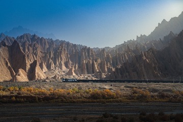 新疆库车红山石林