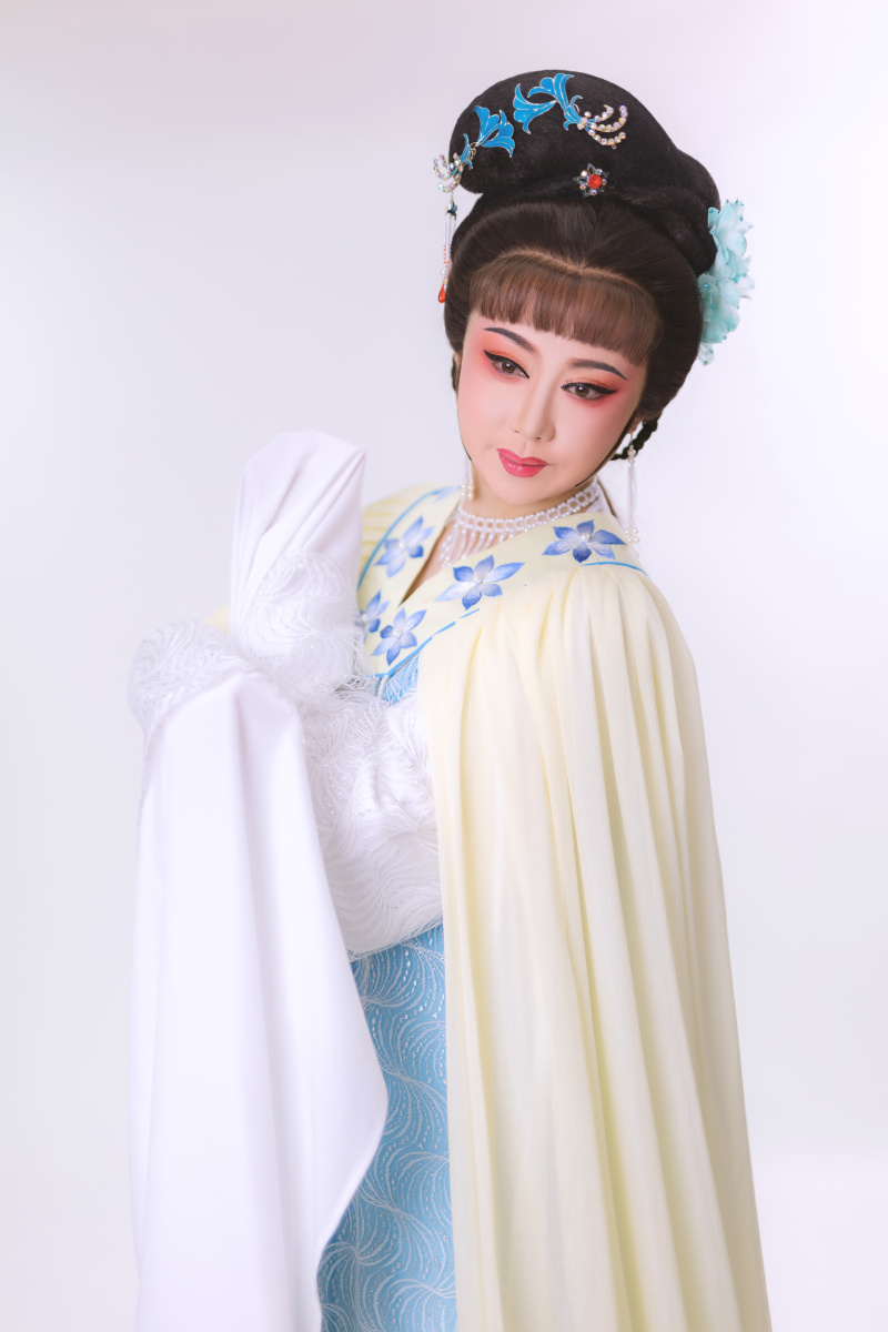 西厢记崔莺莺落红阵阵遍地胭脂冷蝴蝶梦断杜鹃惊花魂