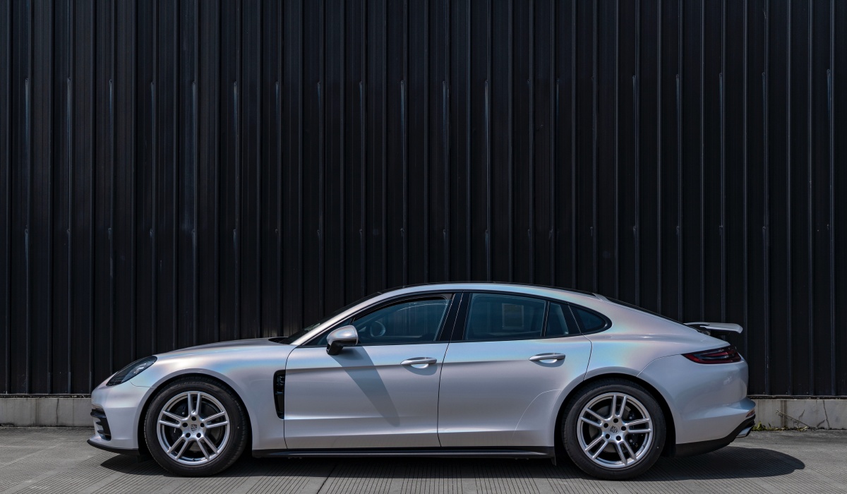 帕拉梅拉 镭射闪白