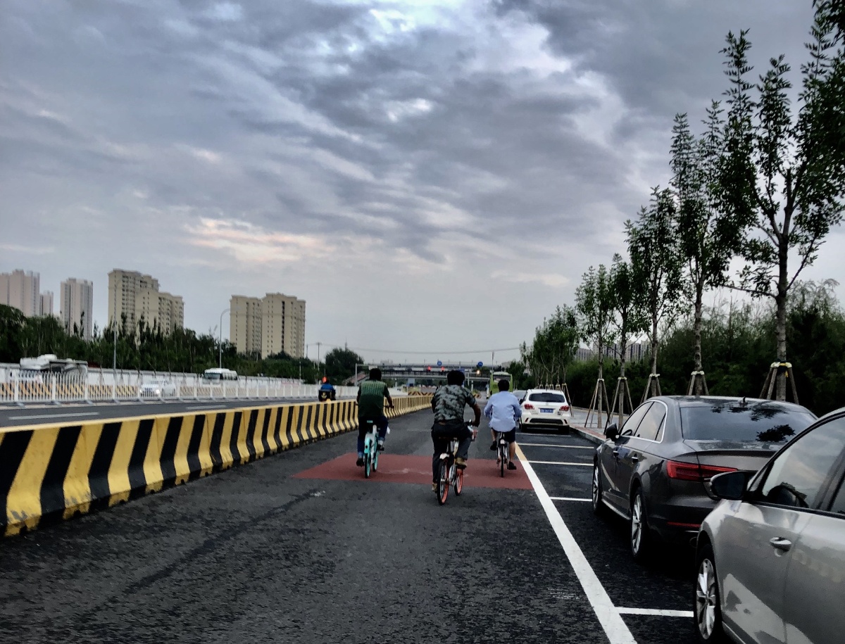 格格巫和趷趷刚