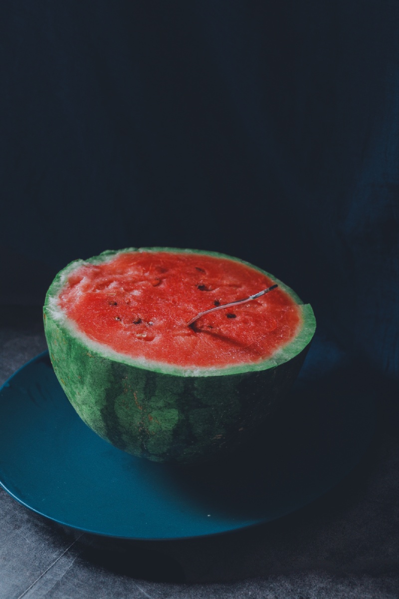 夏天西瓜的正确吃法.