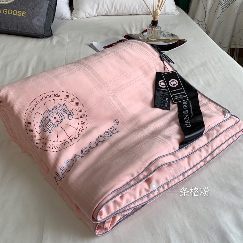 极力推荐这款被子夏凉蚕丝被加拿大鹅canadagoose出品采用蚕丝棉成分