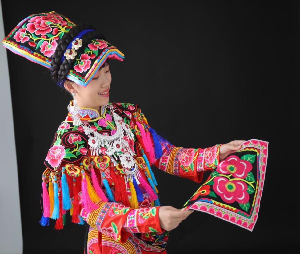 大凉山的阿惹妞