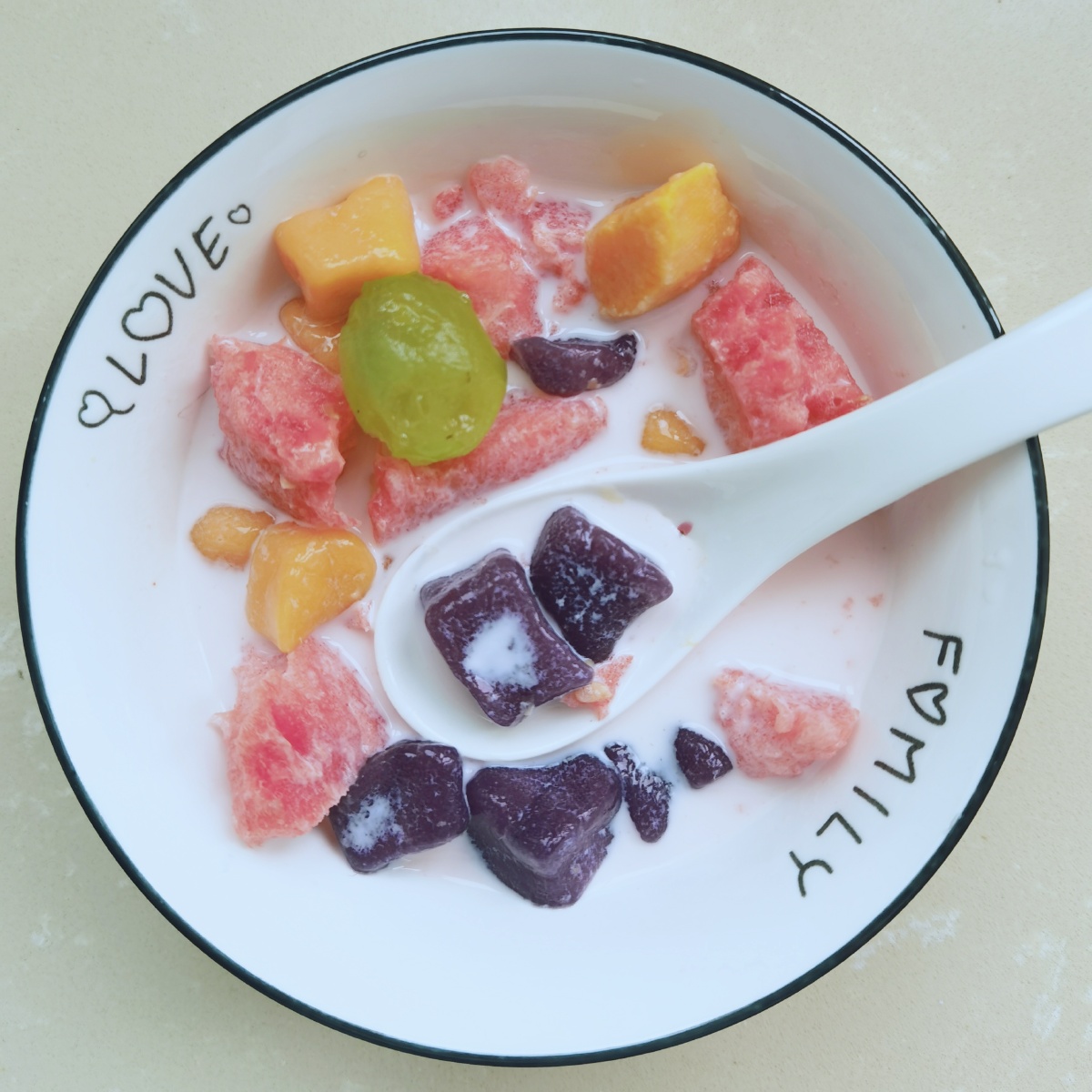 夏天很热芋圆很q西瓜很甜