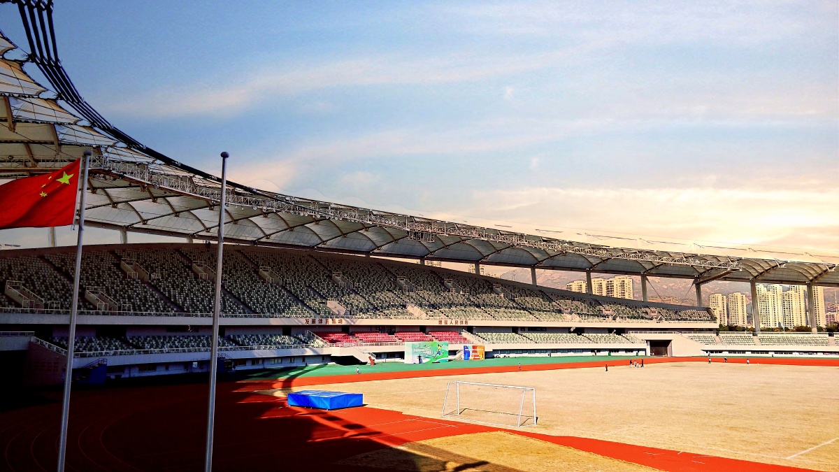 手机街拍温州乐清体育中心