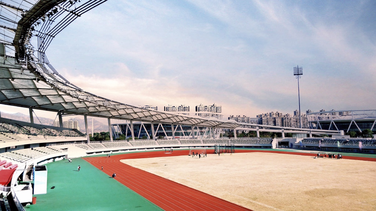 手机街拍温州乐清体育中心