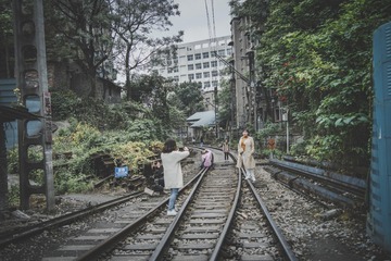 334877