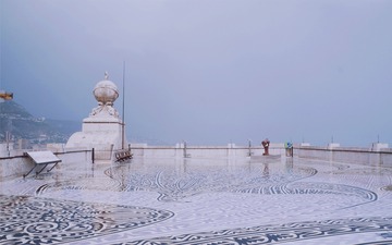 001