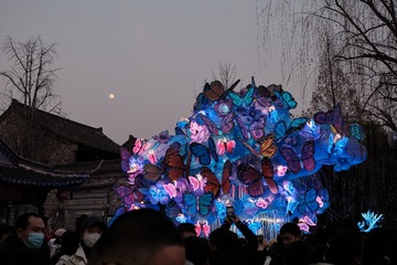 810543