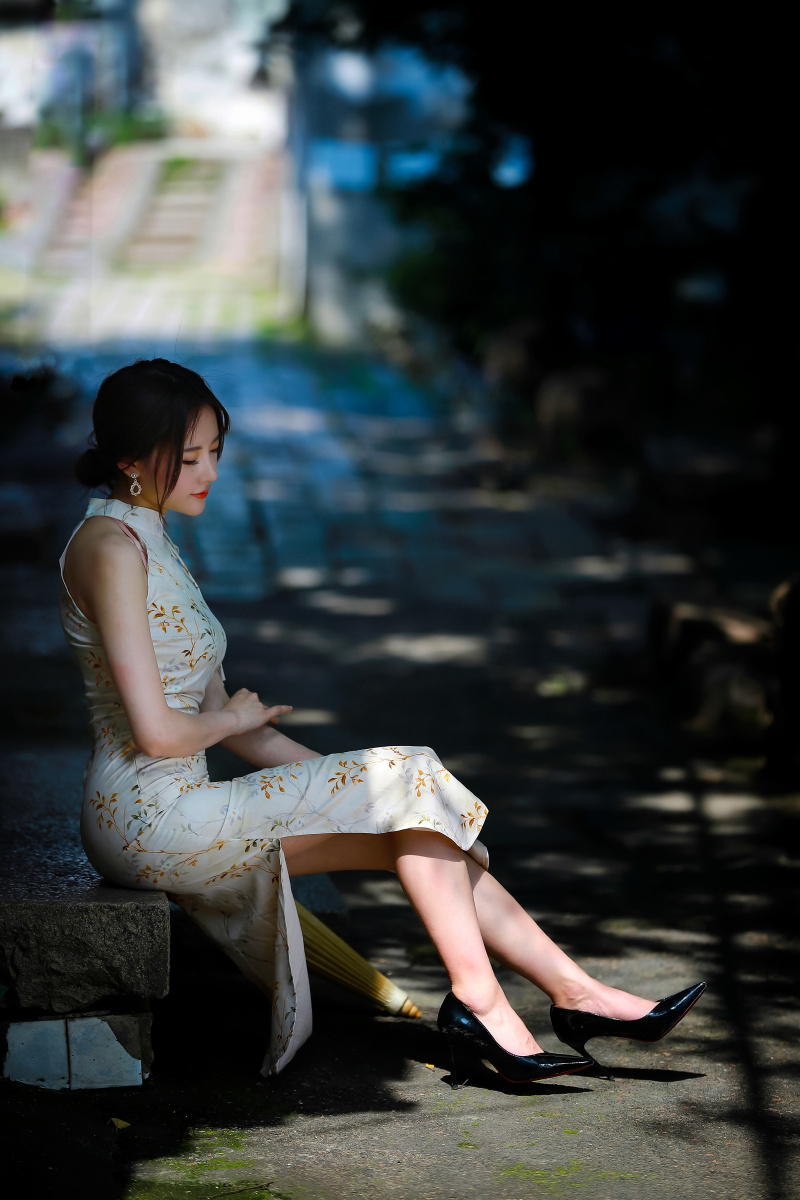 古巷旗袍美女 - 创作者155723845855275 - 图虫