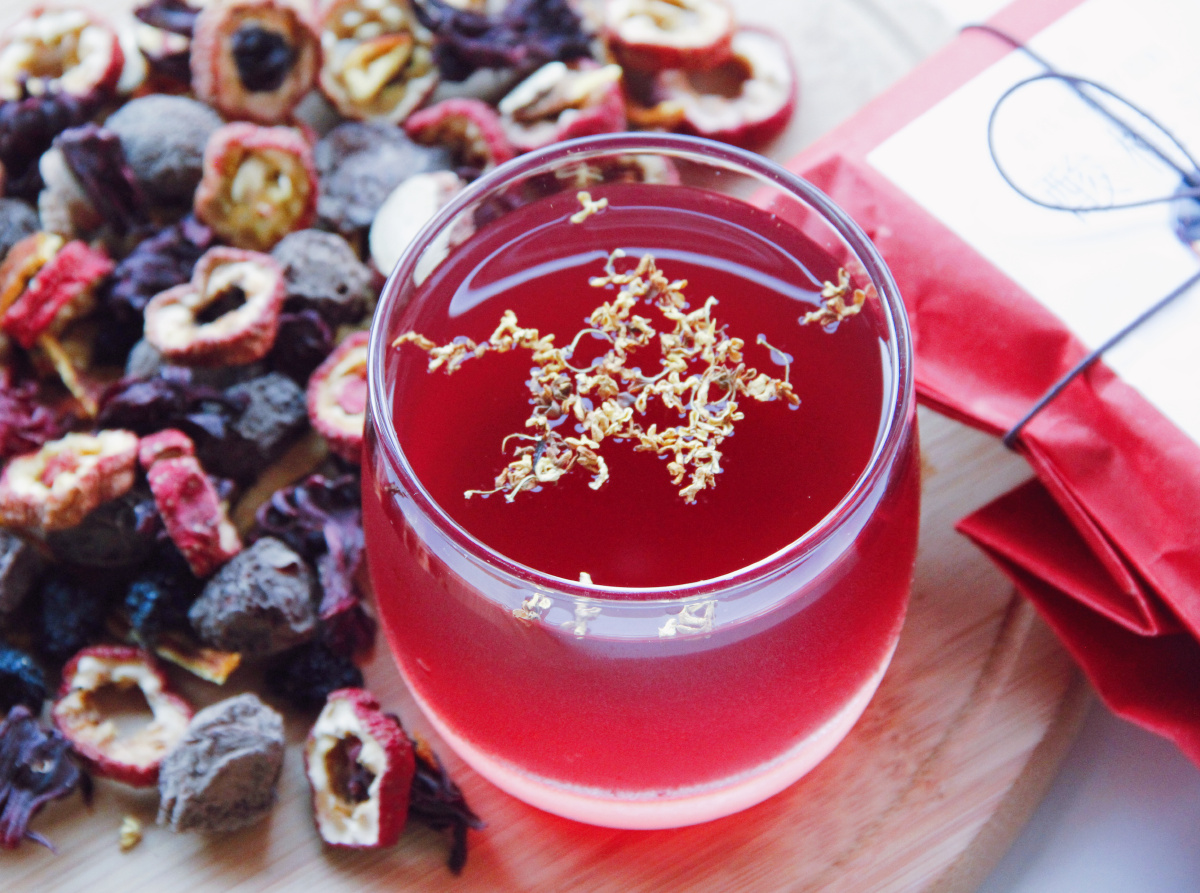 世间情动无非是盛夏白瓷酸梅汤碎冰碰壁叮当响酸梅汤