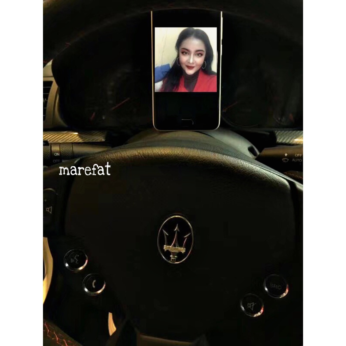 小车的喇叭在哪里,前门装有两个低音喇叭和一个同轴喇叭