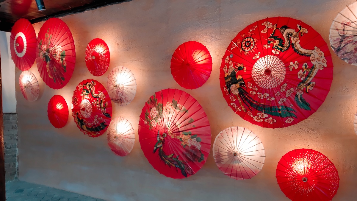 油纸伞是安仁古镇非文化遗址手工艺