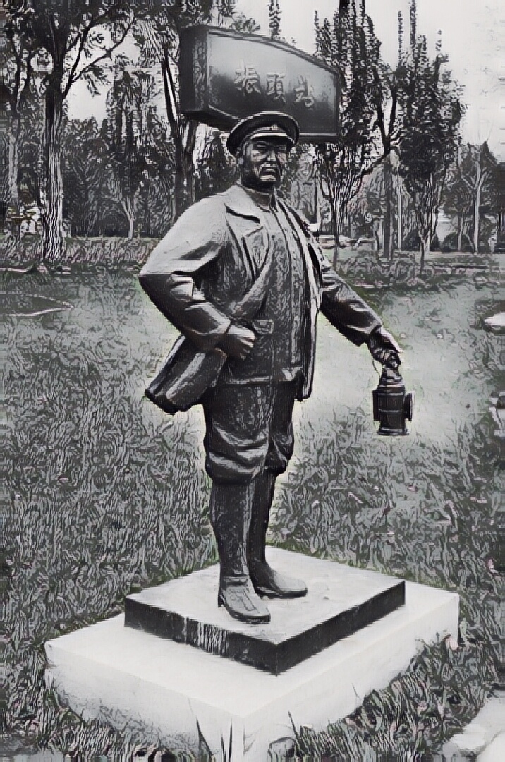 铁路老工人#雕像#手机拍#黑白#2019年冬季摄于石家庄铁路文化