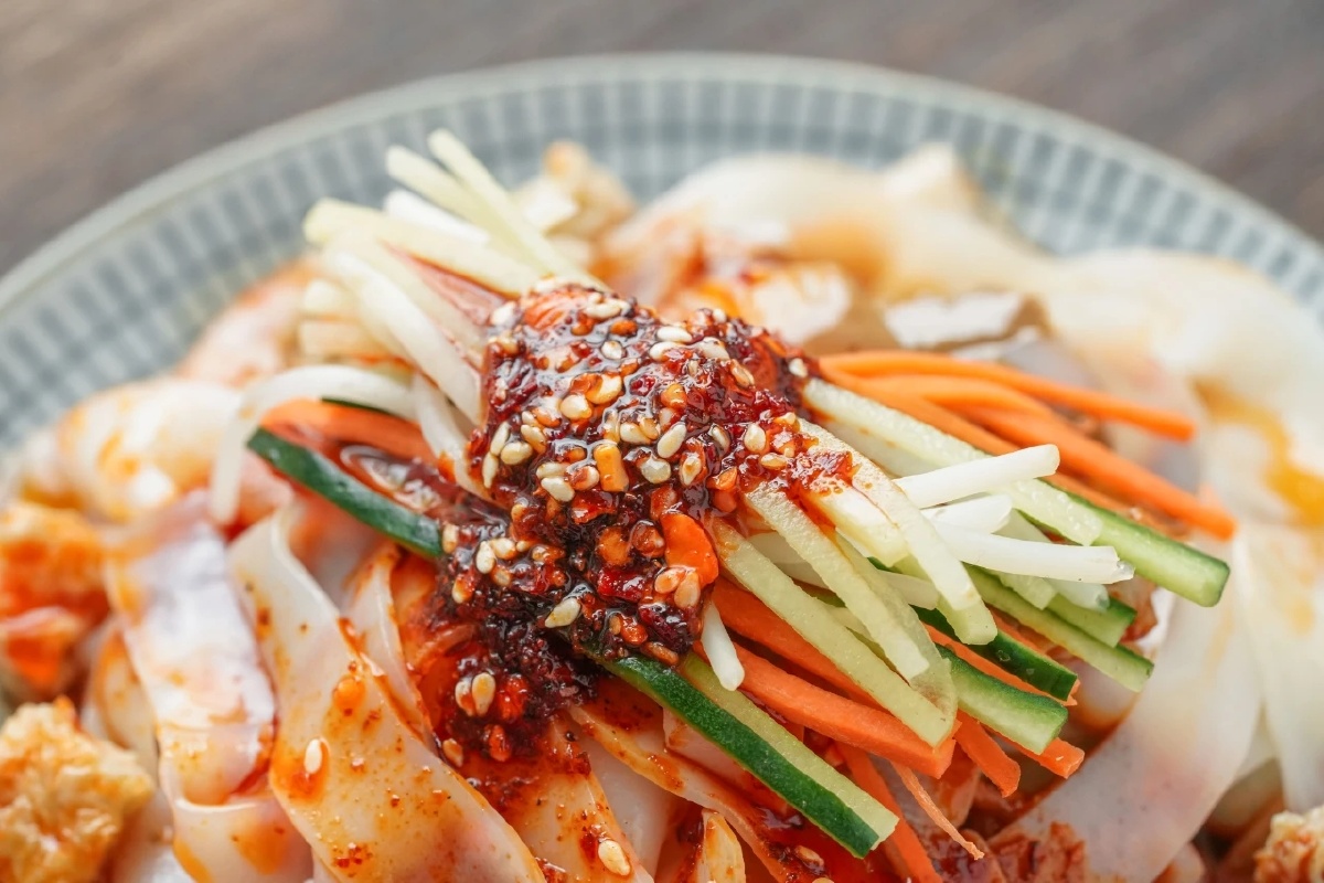 魏家凉皮好吃也挺简单的