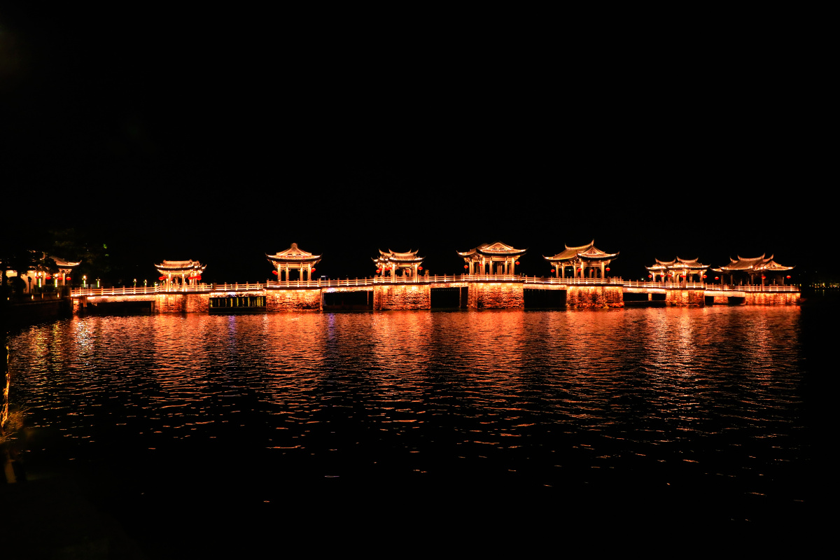 潮州广济桥的夜色美