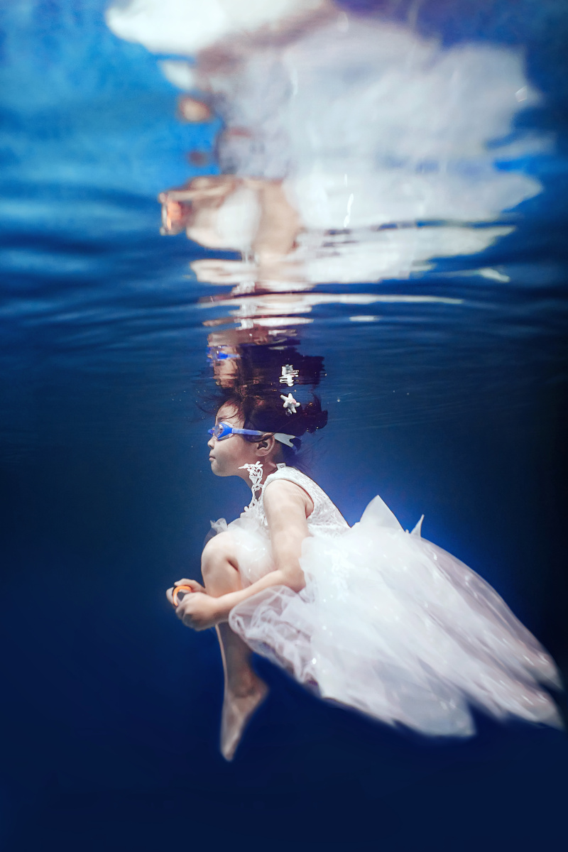 儿童水下摄影不一样的童年回忆