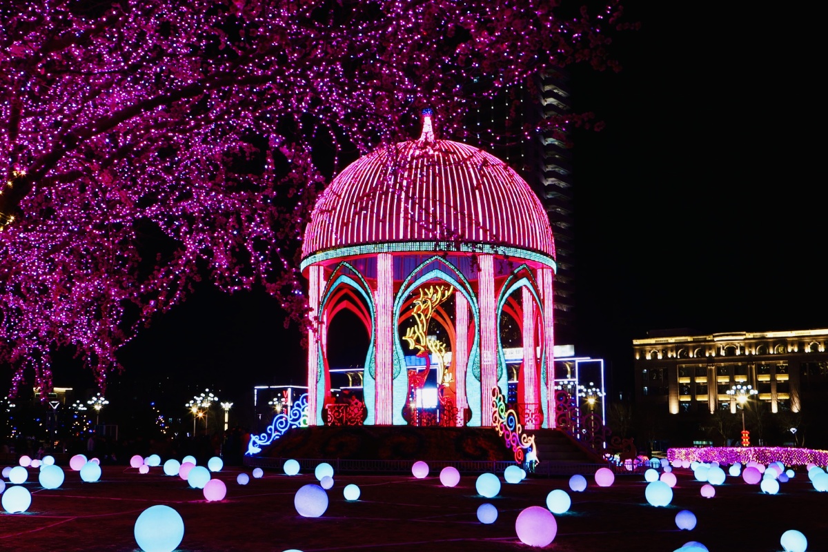 元宵节前包头银河广场夜景