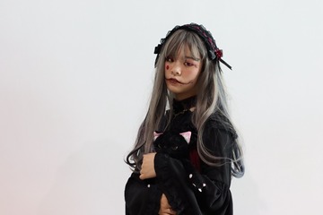 296812