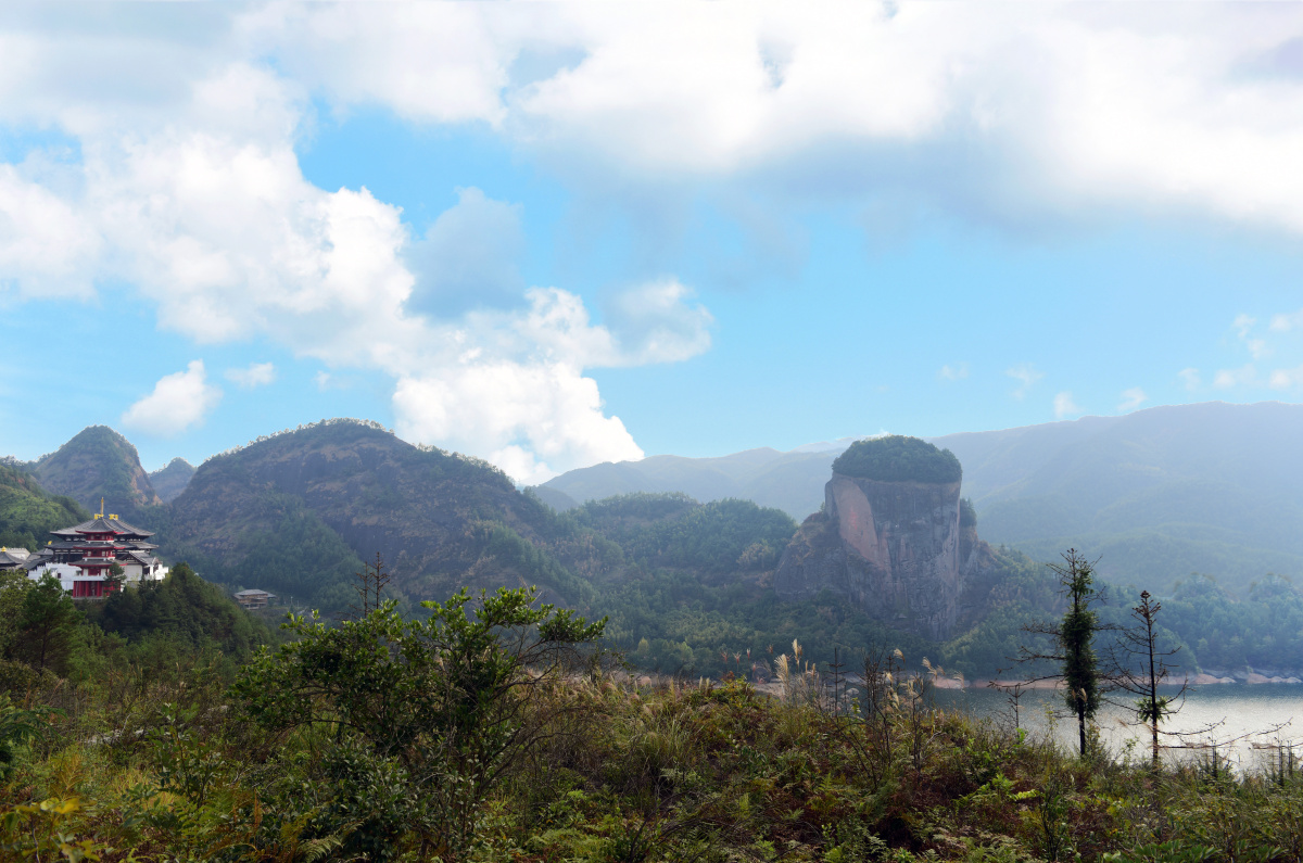 江西上饶:铜拔山景色美如画
