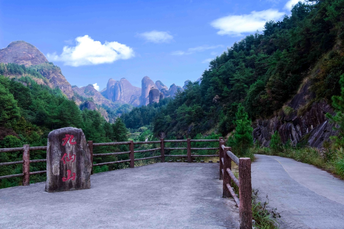 江西上饶:铜拔山景色美如画