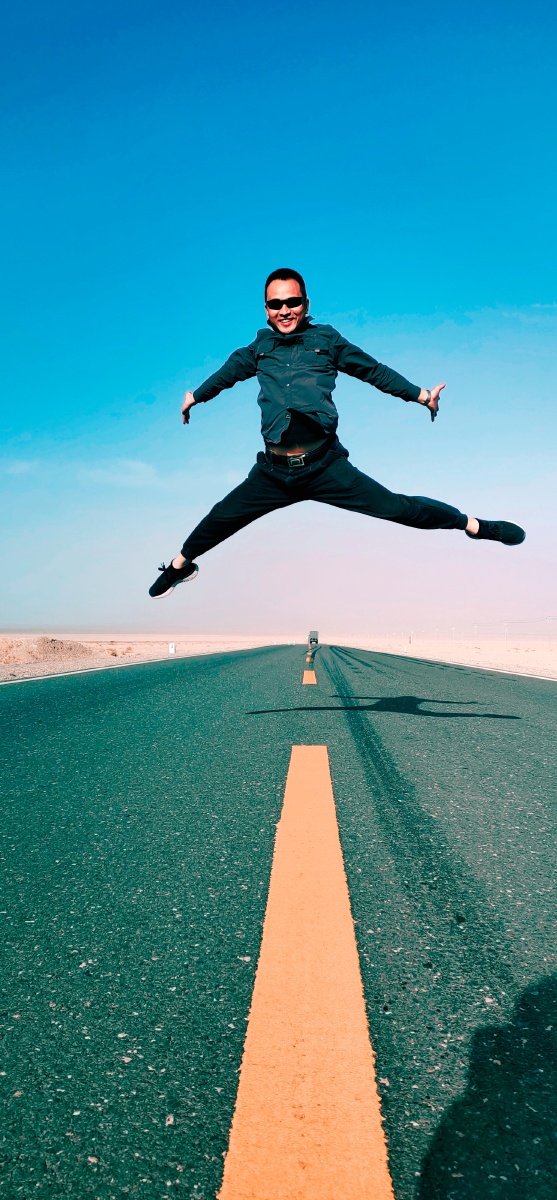 同样的路同样的车不同的人不同的故事又一次的行程结束了每一次的行程