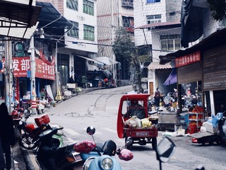 0BC93D1F-2F25-4610-8CB0-49572F5E5F8D/L0/001