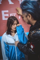 001