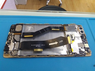 921578