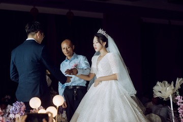 7FF19F65-137D-40F3-9E6E-B821A8B9ADA1/L0/001