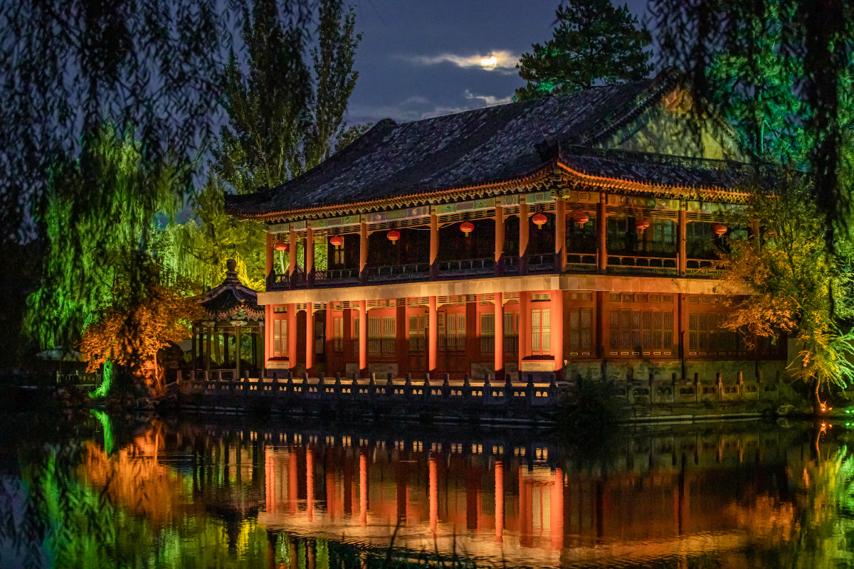 避暑山庄夜景.