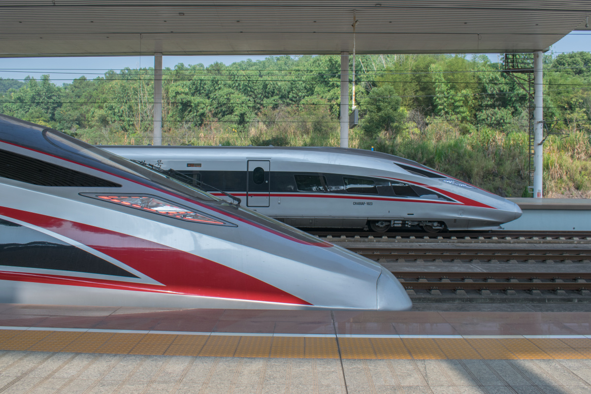 复兴号cr400af 分别来自中车四方&青岛四方庞巴迪