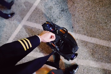 490982
