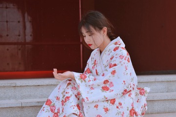 1071305