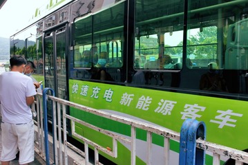 52116