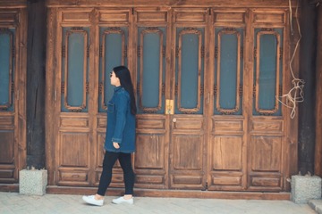 001