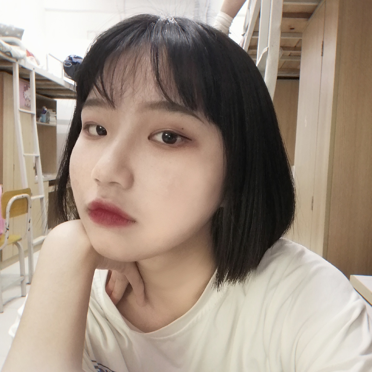 小宜好惨一女的