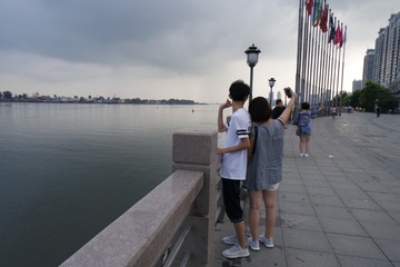 001