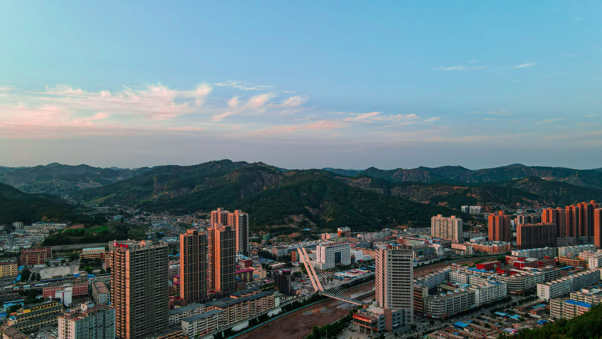 夕阳下的陕西子长