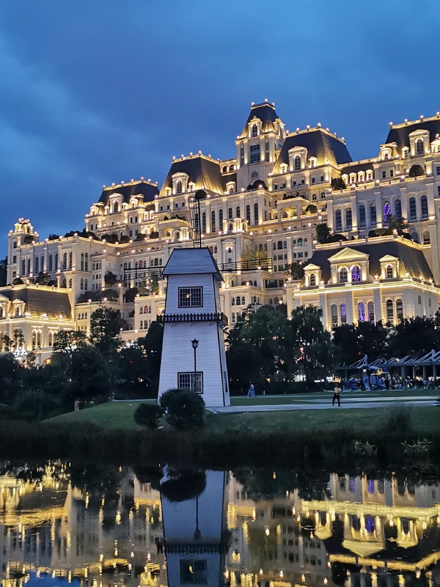 贵阳国庆加中秋灯光秀系列之花果园白宫