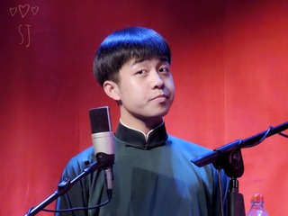 926561