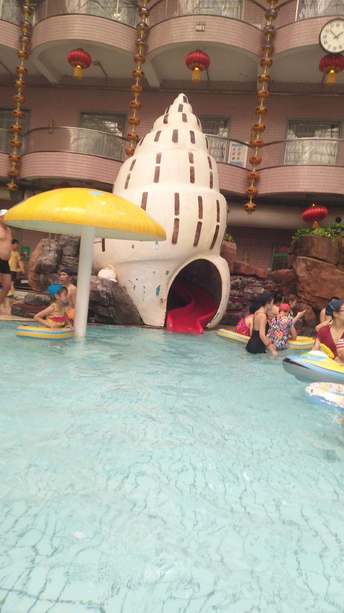 方特附近温泉洗浴,水上乐园的设施