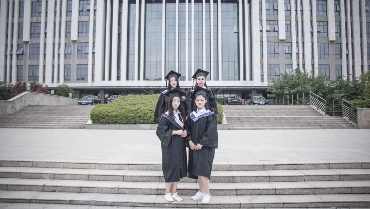 韩国的中国学校有哪些大学生,韩国大学给留学生优惠政策不少