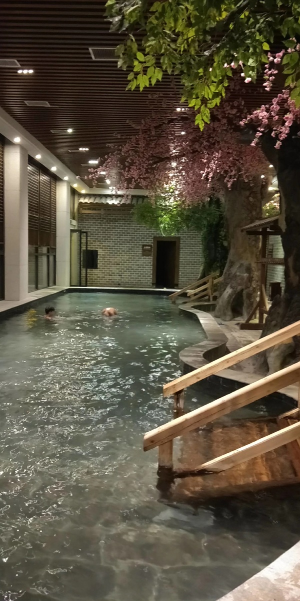 黄山露天温泉,黄山有两个温泉
